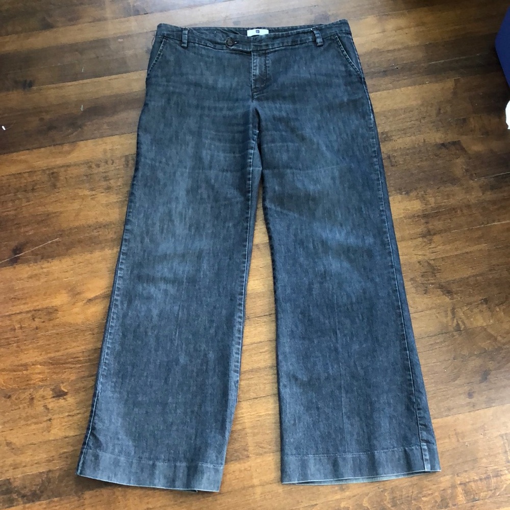 Women’s Wide Leg Flare Jeans in Washed Gray